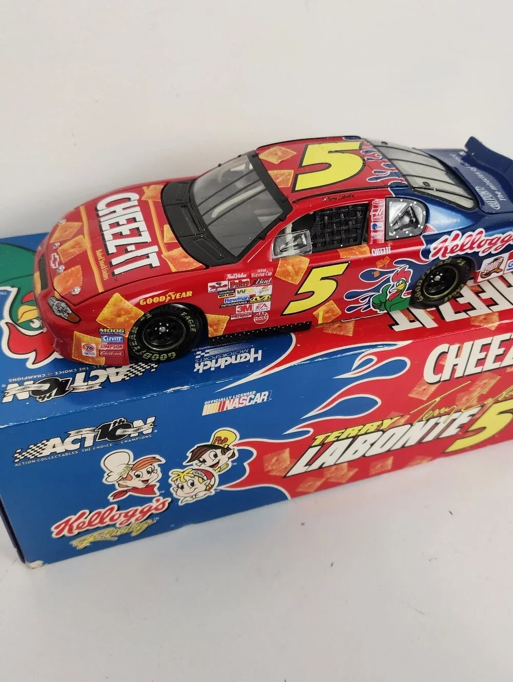 Cheez-It Terry Labonte #5 Die-Cast Racing Car 2002 Diecast Kellogs Action Racing